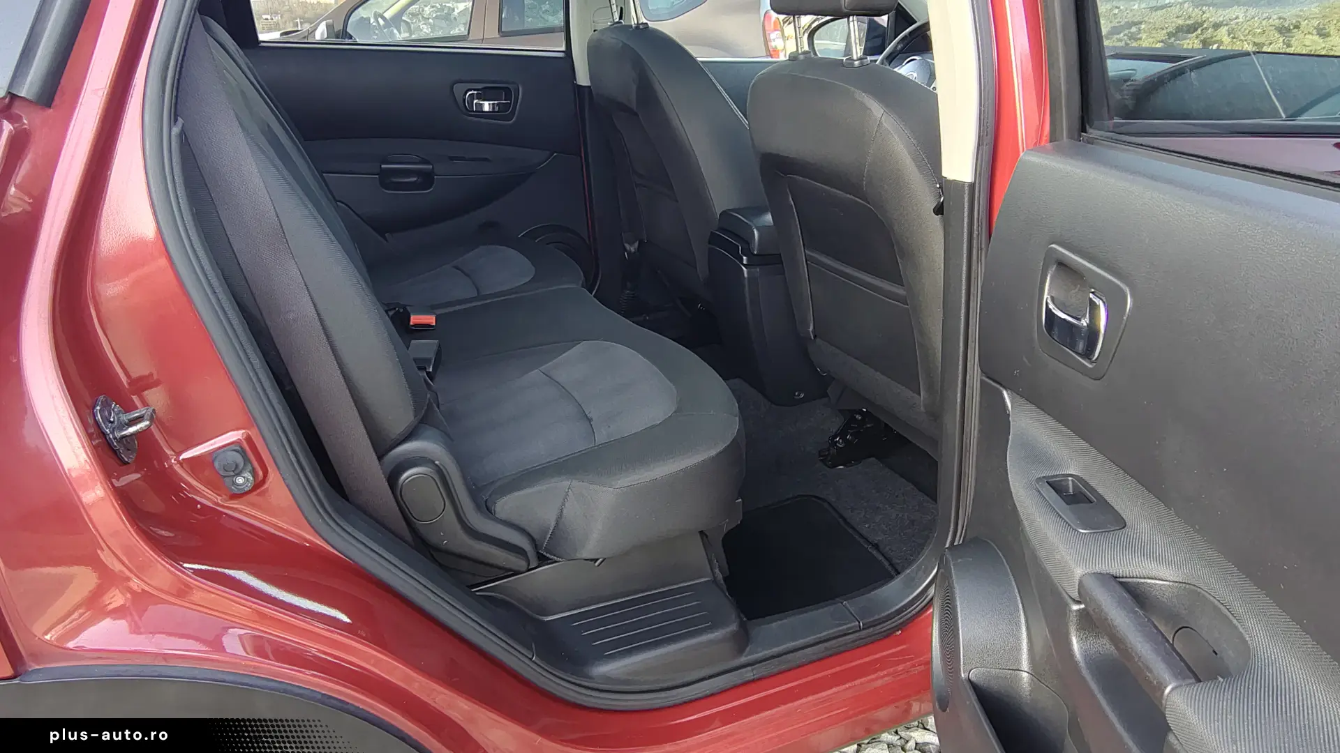 Nissan Qashqai 2 7 Locuri