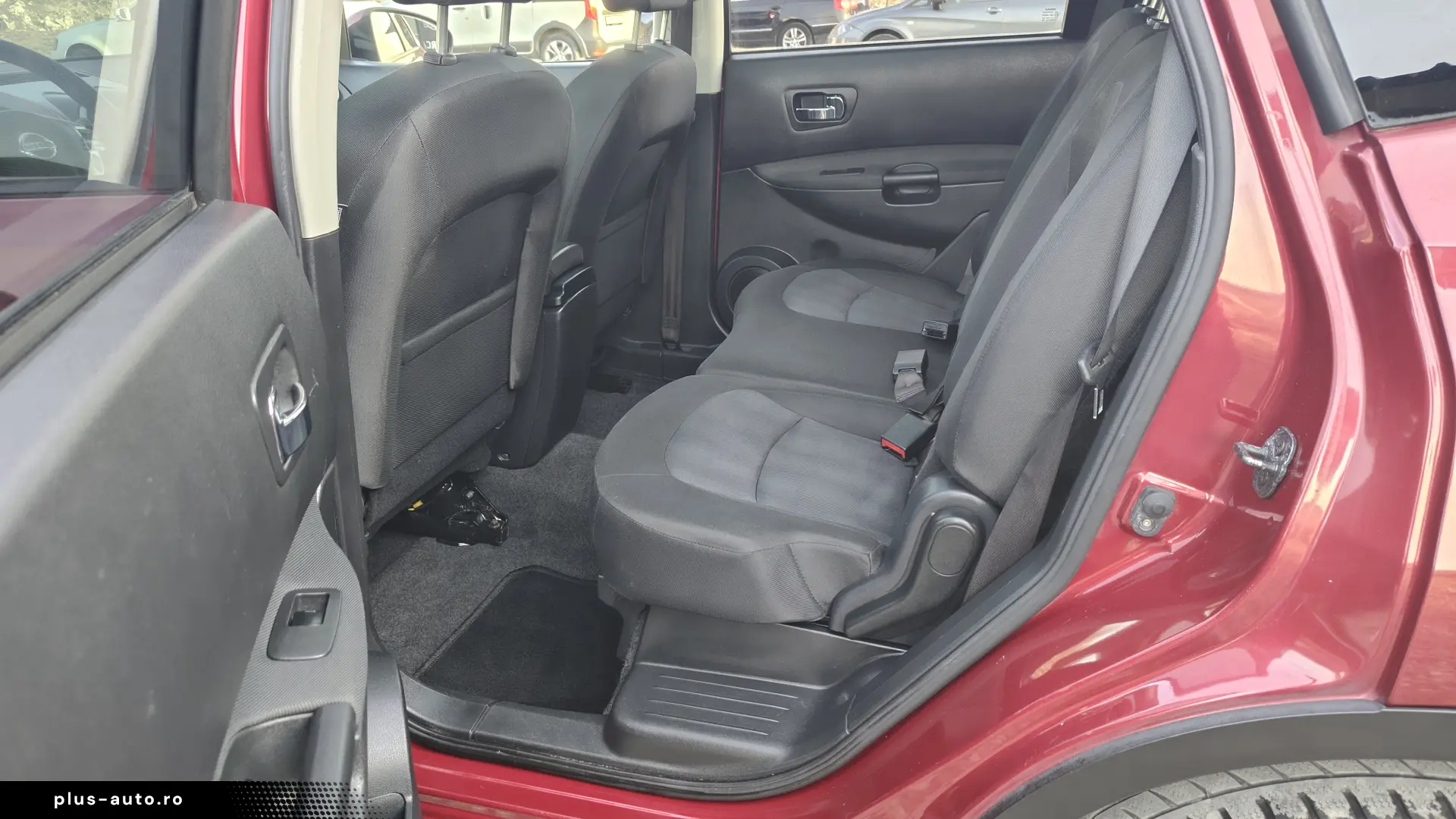 Nissan Qashqai 2 7 Locuri