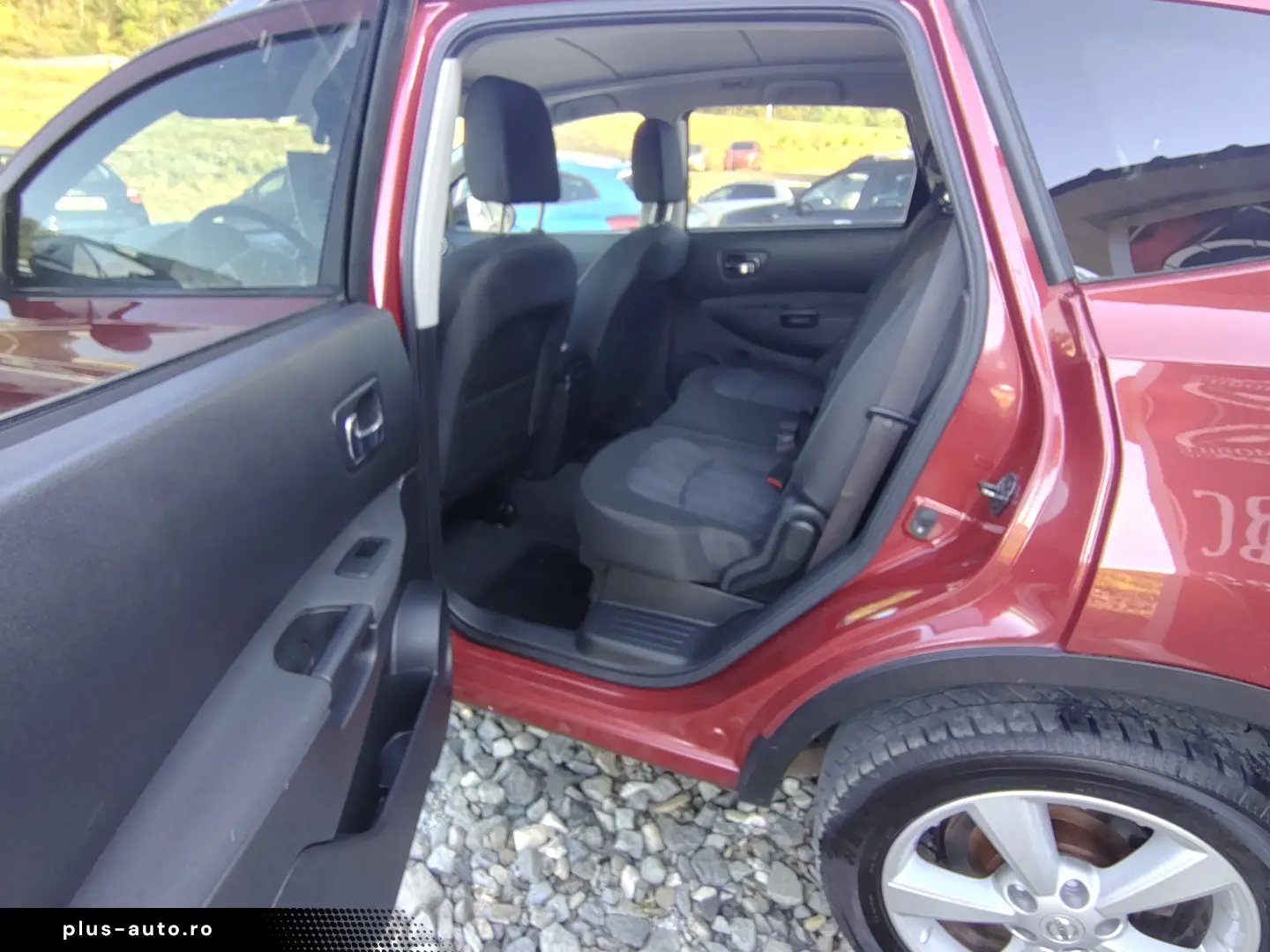 Nissan Qashqai 2 7 Locuri