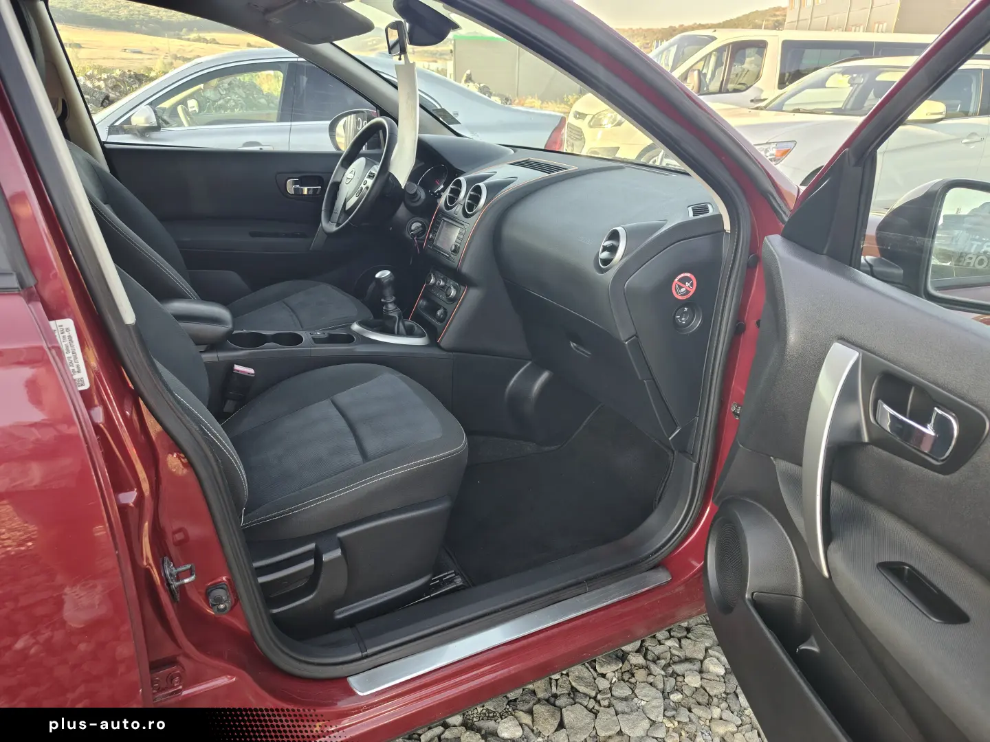 Nissan Qashqai 2 7 Locuri