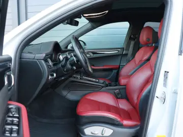 Porsche Macan T AWD ACC BOSE 360 4xSHZ Air Suspension R20