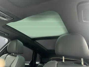 AUDI Q5 55 TFSI e qu S line MATRIX AHK PANO 360  ACC