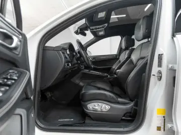 Porsche Macan 2.0L ACC BOSE PANO PDLS KAM LED CARPLAY
