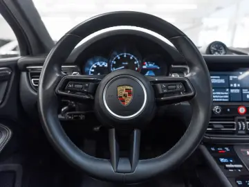Porsche Macan 2.0L ACC BOSE PANO PDLS KAM LED CARPLAY