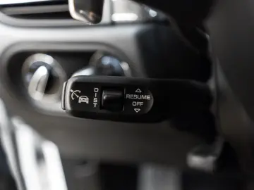 Porsche Macan 2.0L ACC BOSE PANO PDLS KAM LED CARPLAY