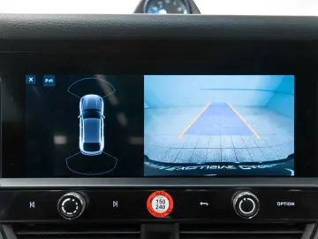 Porsche Macan 2.0L ACC BOSE PANO PDLS KAM LED CARPLAY