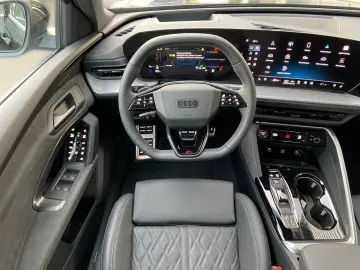 AUDI SQ5 SUV TFSI OLED Techpro Pano Sportsitze 21Zoll