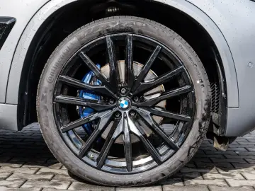 BMW X5 xDrive40d M SPORT PRO 7 SITZE AHK PANO HuD DA