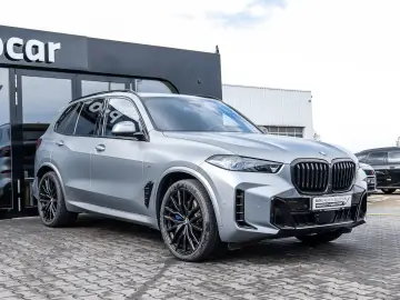 BMW X5 xDrive40d M SPORT PRO 7 SITZE AHK PANO HuD DA