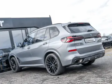BMW X5 xDrive40d M SPORT PRO 7 SITZE AHK PANO HuD DA