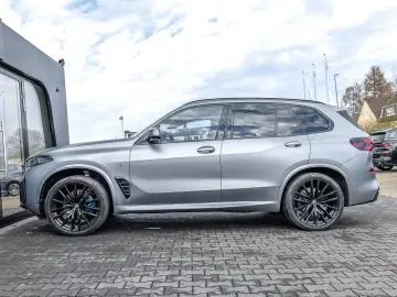 BMW X5 xDrive40d M SPORT PRO 7 SITZE AHK PANO HuD DA