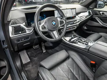 BMW X5 xDrive40d M SPORT PRO 7 SITZE AHK PANO HuD DA