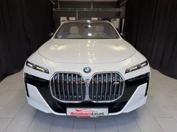 BMW M760 e xDrive M-SPORT TV B&W SKY-LOUNGE MEGAVOLL
