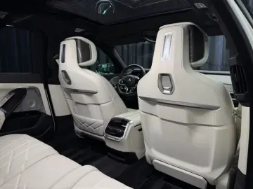 BMW M760 e xDrive M-SPORT TV B&W SKY-LOUNGE MEGAVOLL