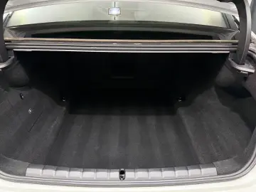 BMW M760 e xDrive M-SPORT TV B&W SKY-LOUNGE MEGAVOLL