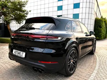 PORSCHE Cayenne Sport