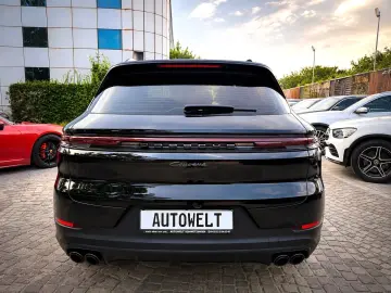PORSCHE Cayenne Sport
