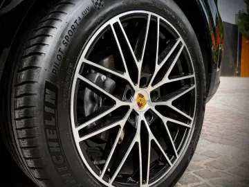 PORSCHE Cayenne Sport