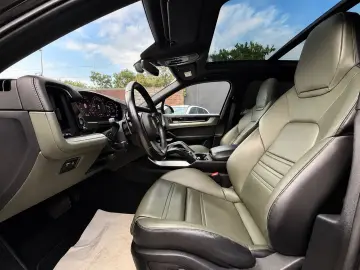 PORSCHE Cayenne Sport