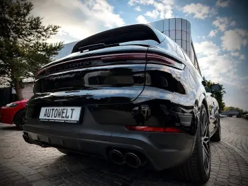 PORSCHE Cayenne Sport
