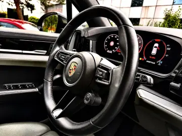 PORSCHE Cayenne Sport