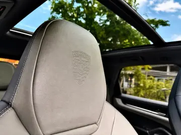 PORSCHE Cayenne Sport