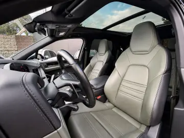 PORSCHE Cayenne Sport