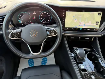 VW Touareg 3.0TDI 4Mot R-Line Leder