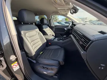 VW Touareg 3.0TDI 4Mot R-Line Leder