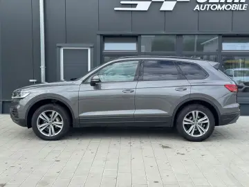 VW Touareg 3.0 TDI 4Motion Virtual AHK 1Hand Leder