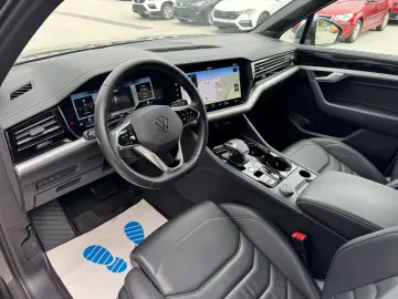 VW Touareg 3.0 TDI 4Motion Virtual AHK 1Hand Leder