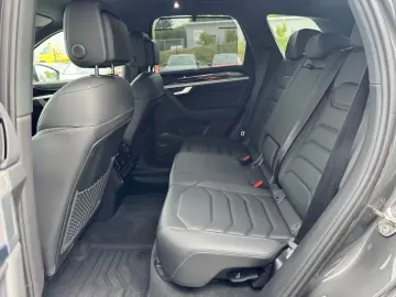 VW Touareg 3.0 TDI 4Motion Virtual AHK 1Hand Leder