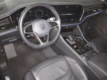 VW Touareg Elegance 3.0TDI