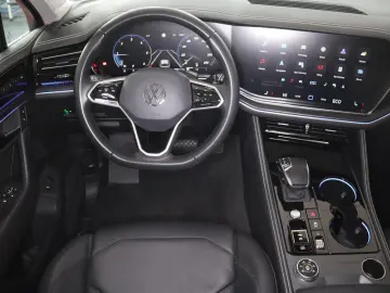 VW Touareg Elegance 3.0TDI