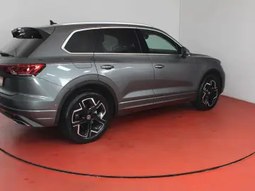 VW Touareg Elegance 3.0TDI