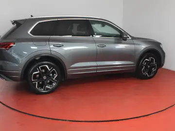 VW Touareg Elegance 3.0TDI
