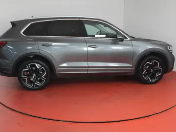 VW Touareg Elegance 3.0TDI