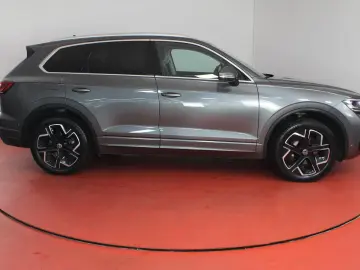 VW Touareg Elegance 3.0TDI