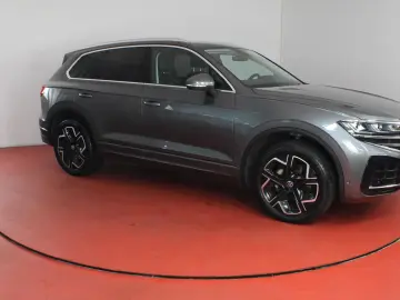 VW Touareg Elegance 3.0TDI