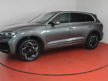 VW Touareg Elegance 3.0TDI