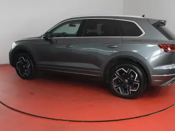 VW Touareg Elegance 3.0TDI
