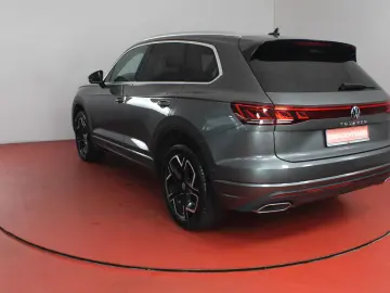 VW Touareg Elegance 3.0TDI