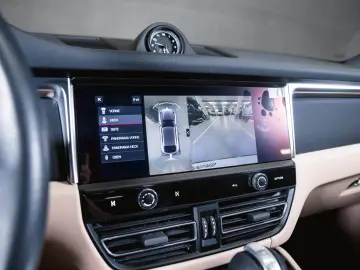 Porsche Macan rear view camera lane change assistant