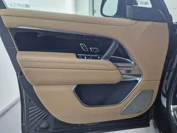 Land Rover Range Rover SWB D350 Autobiography