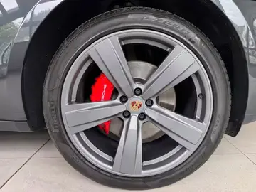 Porsche Macan S ACC 14-way Sound-Package Plus