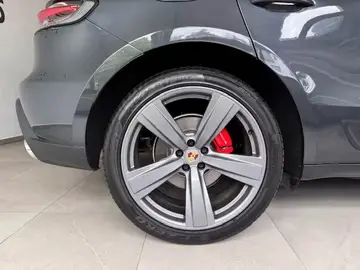 Porsche Macan S ACC 14-way Sound-Package Plus