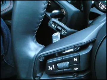 Porsche MACAN 2.0 TIP APPROVED PANO BOSE 360 CHRONO LED