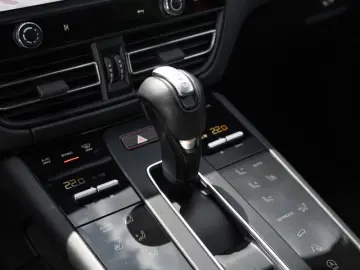 Porsche Macan GTS AHK 18 Wege Sitze Spurwechsel CarPlay