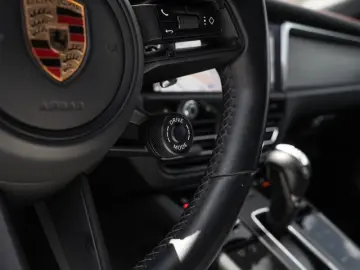 Porsche Macan GTS AHK 18 Wege Sitze Spurwechsel CarPlay