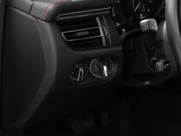 Porsche Macan GTS AHK 18 Wege Sitze Spurwechsel CarPlay